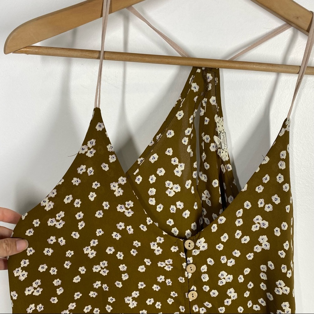 Gimmicks by BKE Floral Open Back Tank Top Medium - Picture 6 of 8